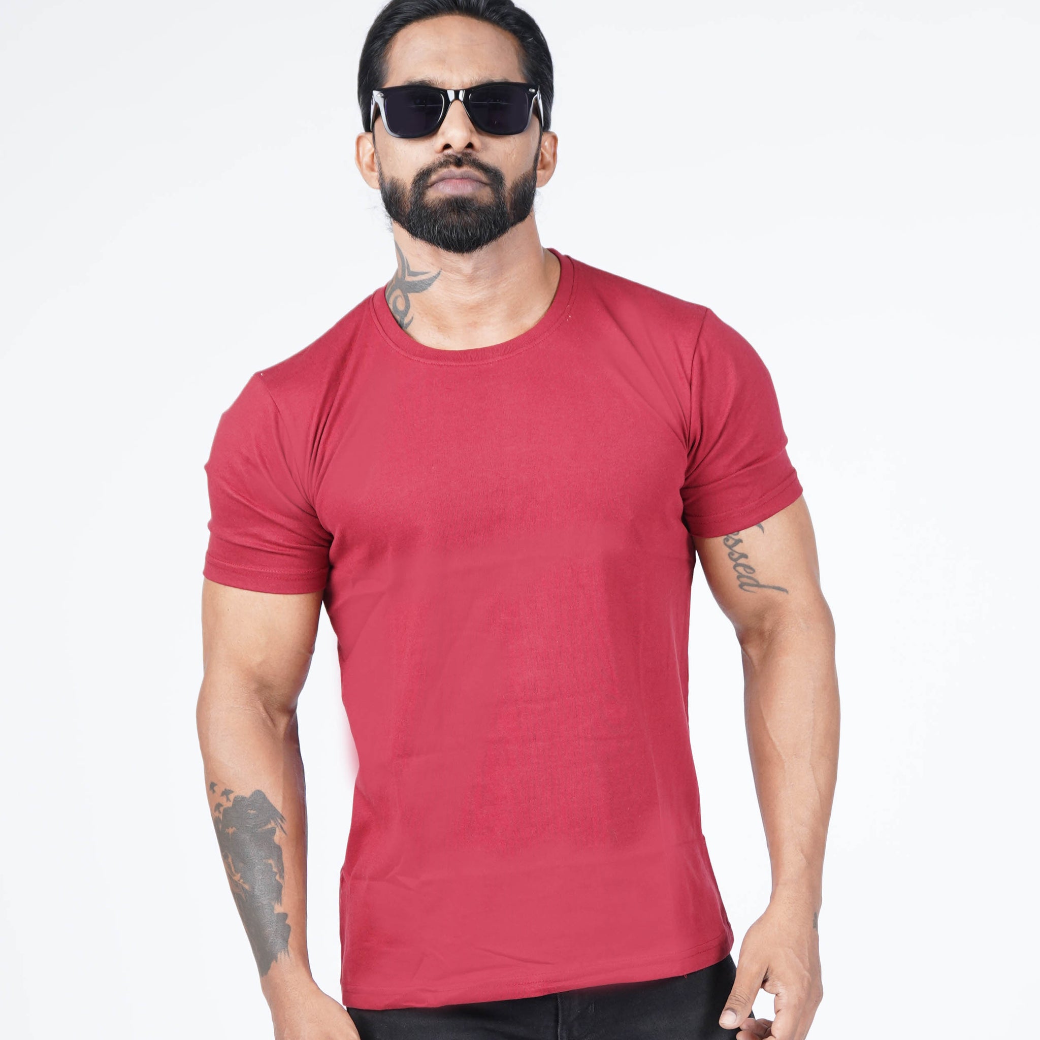 Maroon Solid T-shirt Crew Cut/Round Neck Short Sleeves